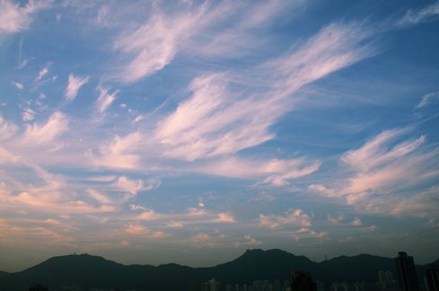 Apprenez à identifier les 12 nouveaux nuages répertoriés dans l'atlas  international 